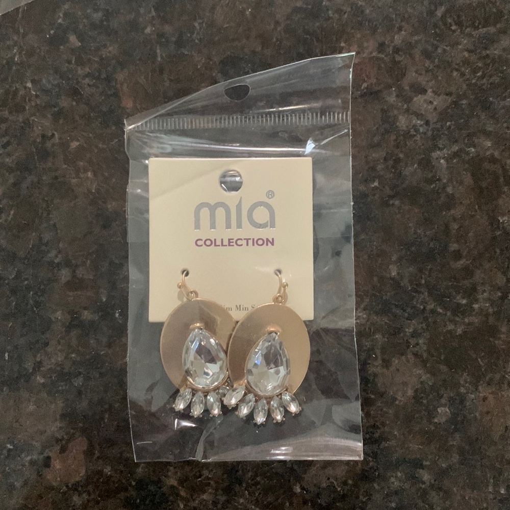 Mia Collection Earrings By Kim Min Sun